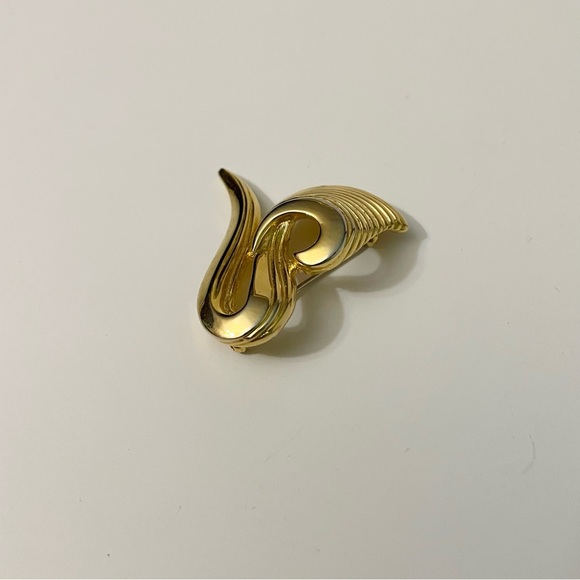 Golf Tone Swirl Ribbon Pin Brooch - Picture 14 of 15